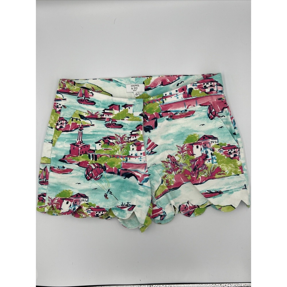 Crown & Ivy Shelby Shorts Size 2P Scalloped Tropical Coastal Resort Beach Summer